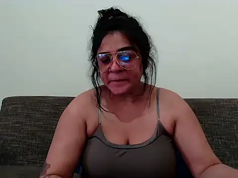 indianishkq7 online show from 12/14/25, 08:52