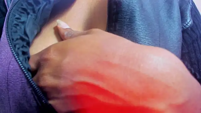 Ellie Alves online show from 12/04/25, 04:27