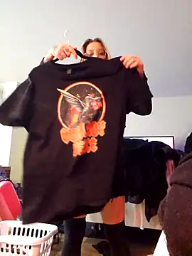 LilyOrion online show from 12/05/25, 02:42