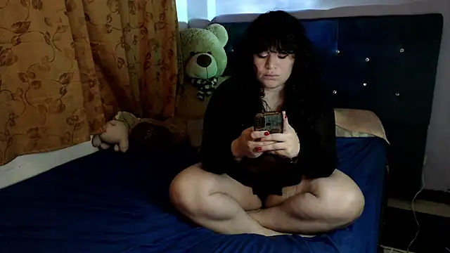 ANGELIQUE KLANE online show from 10/29/25, 05:31