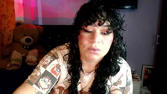 ANGELIQUE KLANE online show from 11/23/25, 05:57