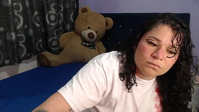 Snapshot of ANGELIQUE_KLANE chatting on 04/24/26, 04:15 ANGELIQUE KLANE online show from 04/24/26, 04:15