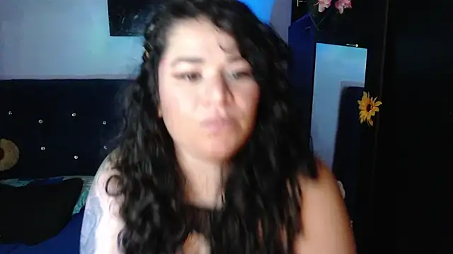 Snapshot of ANGELIQUE_KLANE chatting on 04/26/26, 03:48 ANGELIQUE KLANE online show from 04/26/26, 03:48