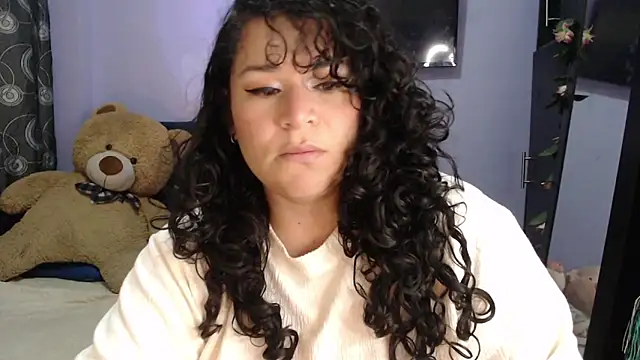 Snapshot of ANGELIQUE_KLANE chatting on 05/05/26, 10:29 ANGELIQUE KLANE online show from 05/05/26, 10:29