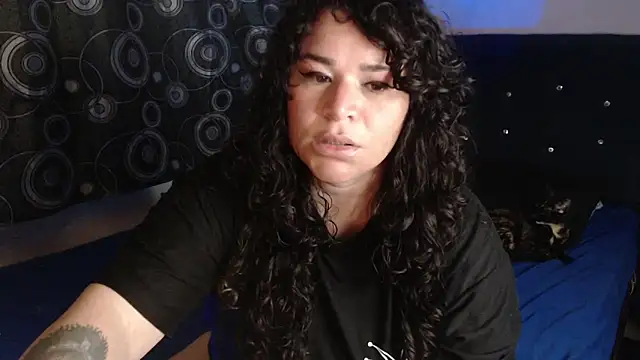 Snapshot of ANGELIQUE_KLANE chatting on 05/19/26, 01:56 ANGELIQUE KLANE online show from 05/19/26, 01:56
