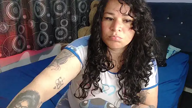 Snapshot of ANGELIQUE_KLANE chatting on 05/21/26, 04:03 ANGELIQUE KLANE online show from 05/21/26, 04:03