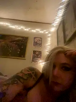 Heavenleigh33 online show from 12/03/25, 08:45