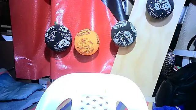 Snapshot of mari657 chatting on 10/06/25, 08:39 mari657 online show from 10/06/25, 08:39