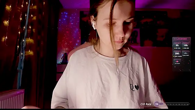 Snapshot of GoodWitch_ chatting on 12/25/24, 08:18 GoodWitch  online show from 12/25/24, 08:18