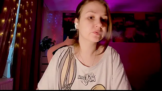 Snapshot of GoodWitch_ chatting on 01/30/25, 08:01 GoodWitch  online show from 01/30/25, 08:01