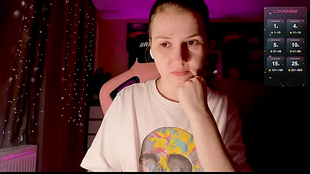 Snapshot of GoodWitch_ chatting on 02/27/25, 07:55 GoodWitch  online show from 02/27/25, 07:55