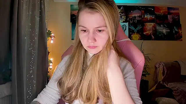 Snapshot of GoodWitch_ chatting on 09/25/25, 07:34 GoodWitch  online show from 09/25/25, 07:34