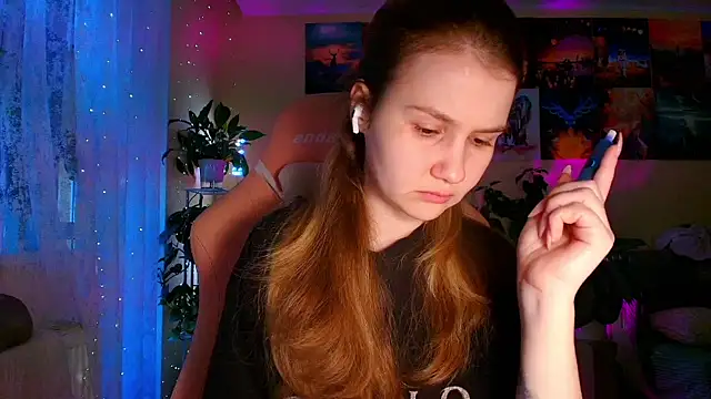 GoodWitch  online show from 12/17/25, 07:47