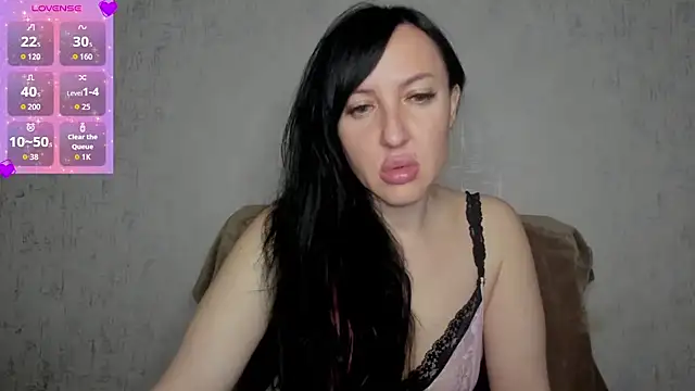 MissGulia online show from 04/26/26, 02:09