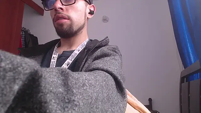 Snapshot of fvckolombianguyy chatting on 02/03/25, 07:31 fvckolombianguyy online show from 02/03/25, 07:31