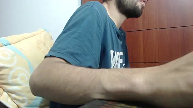 Snapshot of fvckolombianguyy chatting on 02/17/25, 01:25 fvckolombianguyy online show from 02/17/25, 01:25