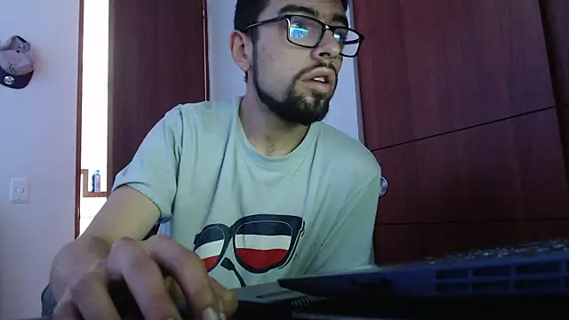 Snapshot of fvckolombianguyy chatting on 02/22/25, 03:25 fvckolombianguyy online show from 02/22/25, 03:25