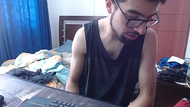 Snapshot of fvckolombianguyy chatting on 02/26/25, 03:52 fvckolombianguyy online show from 02/26/25, 03:52