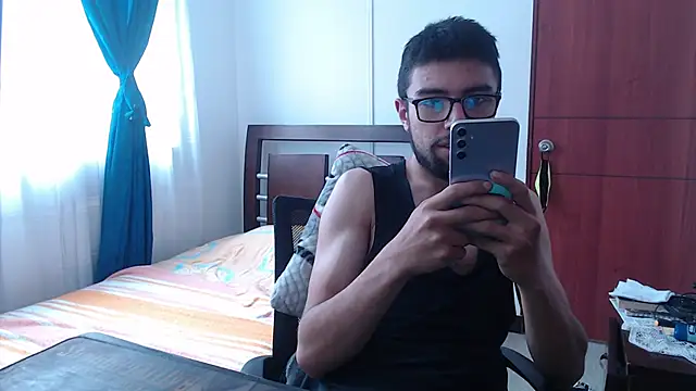 Snapshot of fvckolombianguyy chatting on 02/26/25, 06:54 fvckolombianguyy online show from 02/26/25, 06:54