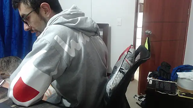 Snapshot of fvckolombianguyy chatting on 02/26/25, 11:48 fvckolombianguyy online show from 02/26/25, 11:48