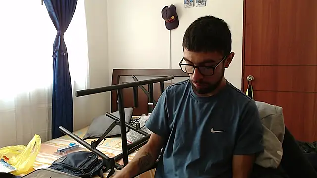 Snapshot of fvckolombianguyy chatting on 02/28/25, 05:48 fvckolombianguyy online show from 02/28/25, 05:48