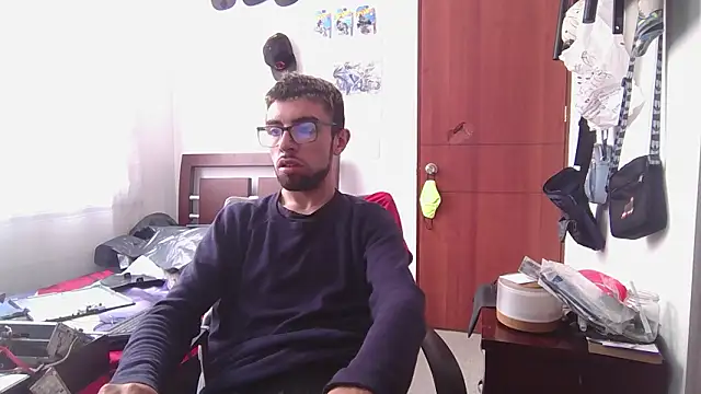 Snapshot of fvckolombianguyy chatting on 03/26/26, 04:34 fvckolombianguyy online show from 03/26/26, 04:34