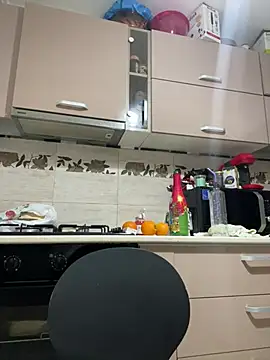 Almmaxxxx online show from 12/10/24, 06:33