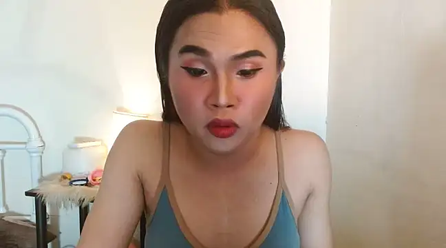 Snapshot of JustineBIGCUM chatting on 12/05/24, 06:43 JustineBIGCUM online show from 12/05/24, 06:43