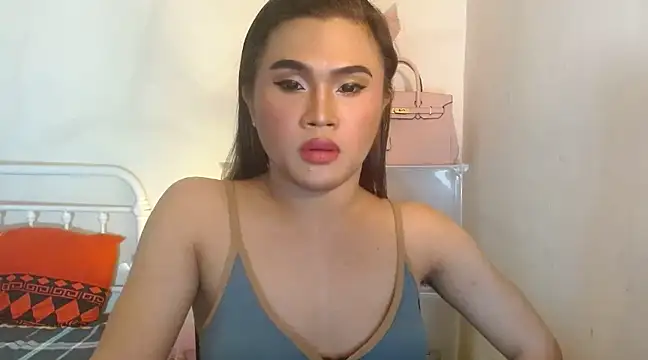 Snapshot of JustineBIGCUM chatting on 02/05/25, 10:19 JustineBIGCUM online show from 02/05/25, 10:19