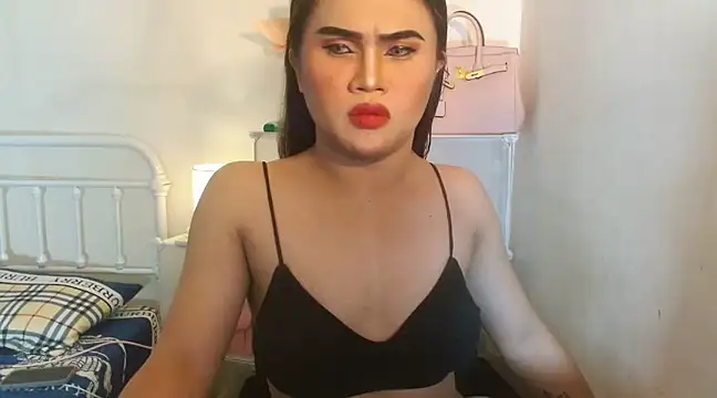 Snapshot of JustineBIGCUM chatting on 03/04/25, 10:24 JustineBIGCUM online show from 03/04/25, 10:24