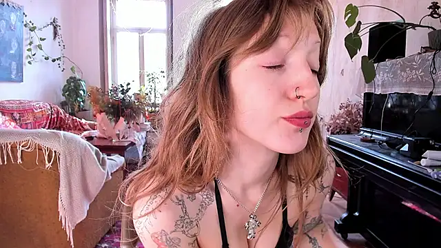 Snapshot of Miranda2_0 chatting on 01/12/25, 06:28 Miranda2 0 online show from 01/12/25, 06:28