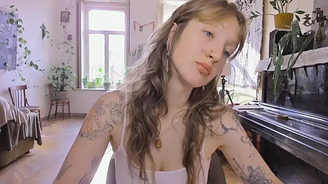 Snapshot of Miranda2_0 chatting on 11/29/25, 08:17 Miranda2 0 online show from 11/29/25, 08:17