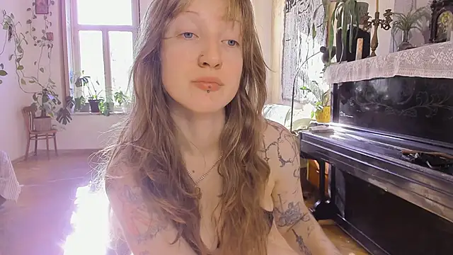 Snapshot of Miranda2_0 chatting on 01/07/26, 08:17 Miranda2 0 online show from 01/07/26, 08:17