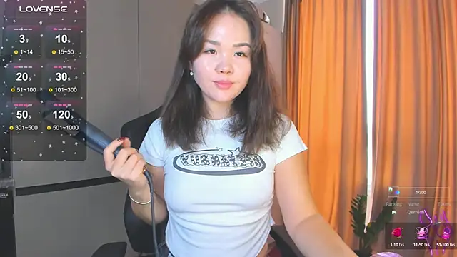 Snapshot of azure_moon2 chatting on 10/16/25, 07:53 azure moon2 online show from 10/16/25, 07:53