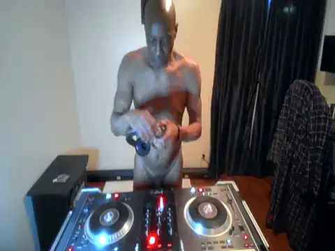 longdick4you8686 online show from 12/25/24, 10:16