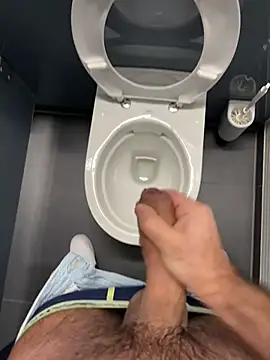 Snapshot of mrcumshotboy chatting on 02/16/25, 03:16 mrcumshotboy online show from 02/16/25, 03:16