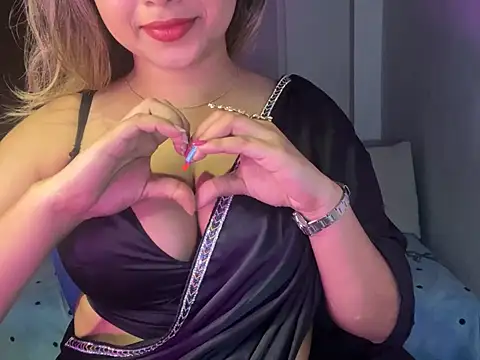 Snapshot of _neesha_414_ chatting on 12/06/24, 06:06  neesha 414  online show from 12/06/24, 06:06