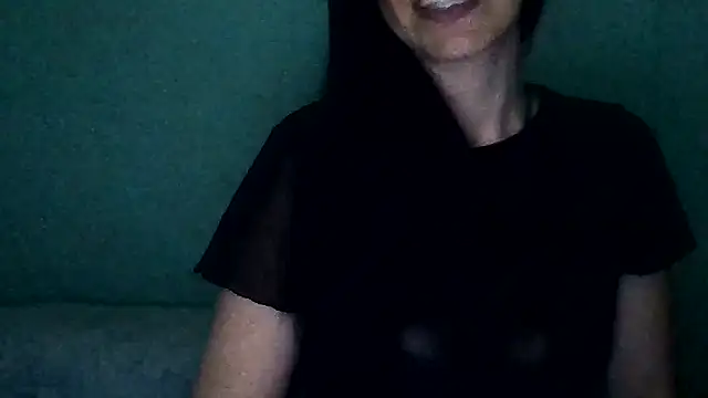 Snapshot of chicacastilla chatting on 04/05/26, 06:21 chicacastilla online show from 04/05/26, 06:21