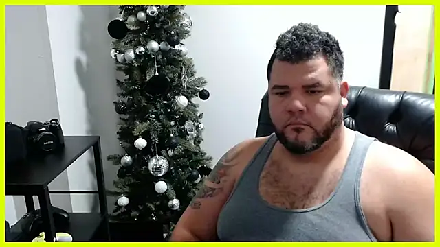 Snapshot of Gabihotxxx1 chatting on 01/07/25, 02:42 Gabihotxxx1 online show from 01/07/25, 02:42