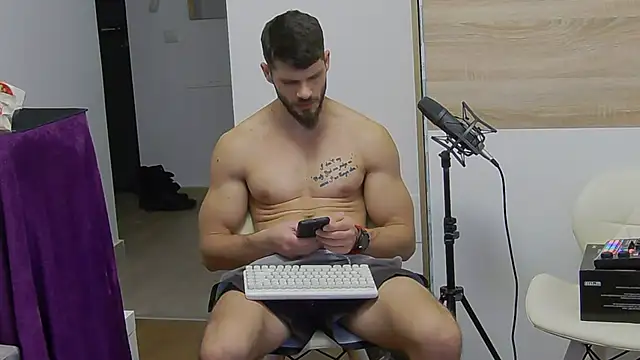 Snapshot of MauroTwin chatting on 02/07/25, 05:51 MauroTwin online show from 02/07/25, 05:51