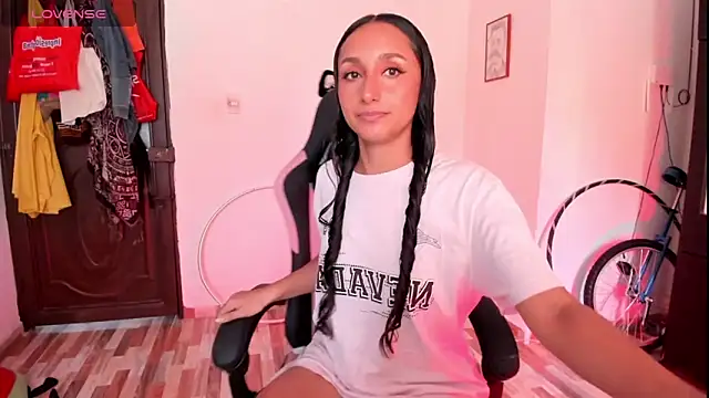 adrena 10 online show from 04/18/26, 02:32