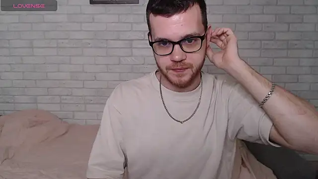 Snapshot of Alexxx_horny chatting on 06/01/26, 07:10 Alexxx horny online show from 06/01/26, 07:10