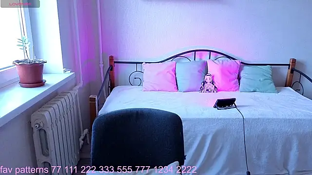 Hot Rhaenyra online show from 10/12/25, 12:15