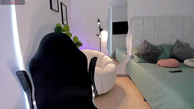 AmyWood online show from 04/07/26, 07:58