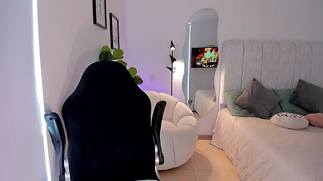 AmyWood online show from 04/08/26, 07:58