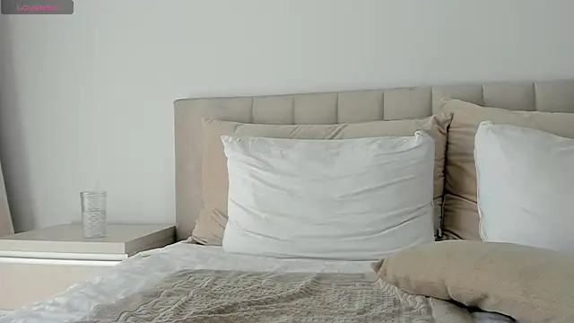 VickyStonee online show from 06/19/26, 09:57