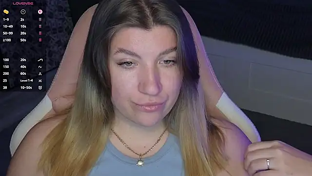 Snapshot of Fairy__Sofia chatting on 02/20/25, 08:28 Fairy  Sofia online show from 02/20/25, 08:28