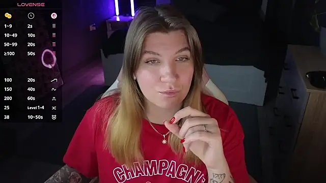 Snapshot of Fairy__Sofia chatting on 03/04/25, 08:24 Fairy  Sofia online show from 03/04/25, 08:24