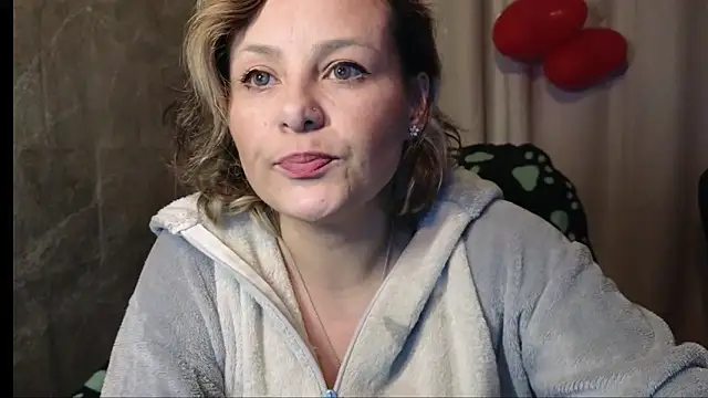 Snapshot of dagny-jo chatting on 03/08/25, 03:39 dagny-jo online show from 03/08/25, 03:39