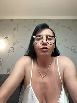 Snapshot of Amberhotqueen chatting on 07/23/26, 12:47 Amberhotqueen online show from 07/23/26, 12:47